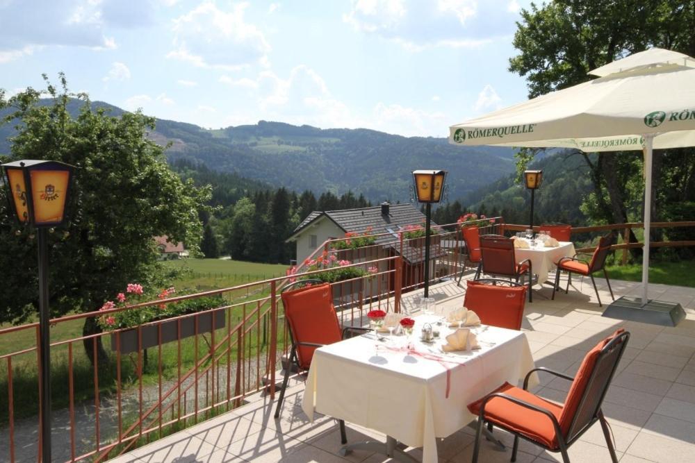 Panoramadorf Saualpe Hotel Eberstein Exterior photo