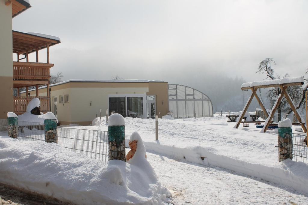 Panoramadorf Saualpe Hotel Eberstein Exterior photo